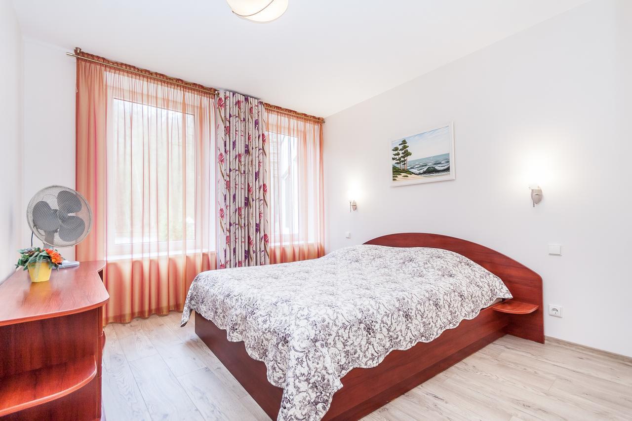Prie Azuolo Apartment Juodkrante Bagian luar foto
